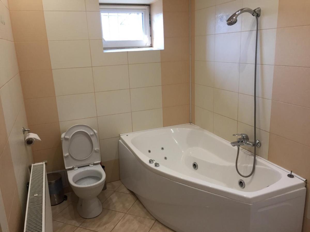 Mini Hotel Business Class Kryvyj Rih Exteriör bild